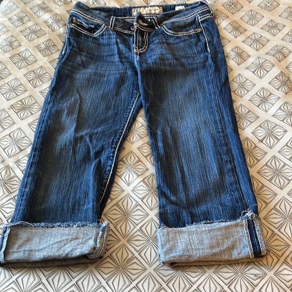 BKE Denim - Jean capris with white stitching size 26